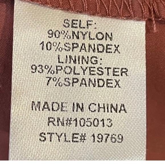 Andree by unit size M burnt orange lace sleeve smocked front top - Picture 7 of 9